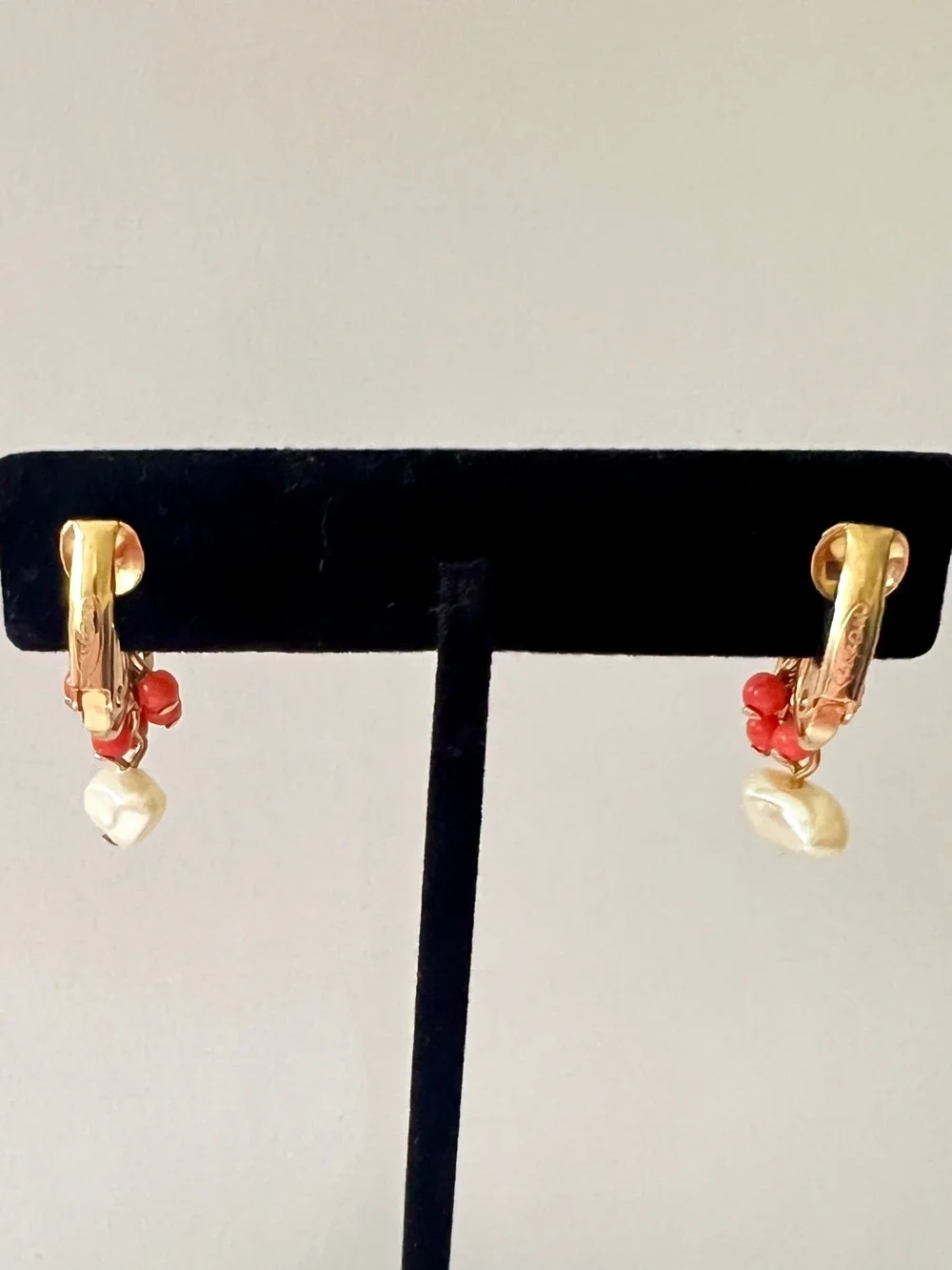 Vintage Avon Set of Coral Pearlesque Necklace and Earrings Faux Pearl Gold Tone